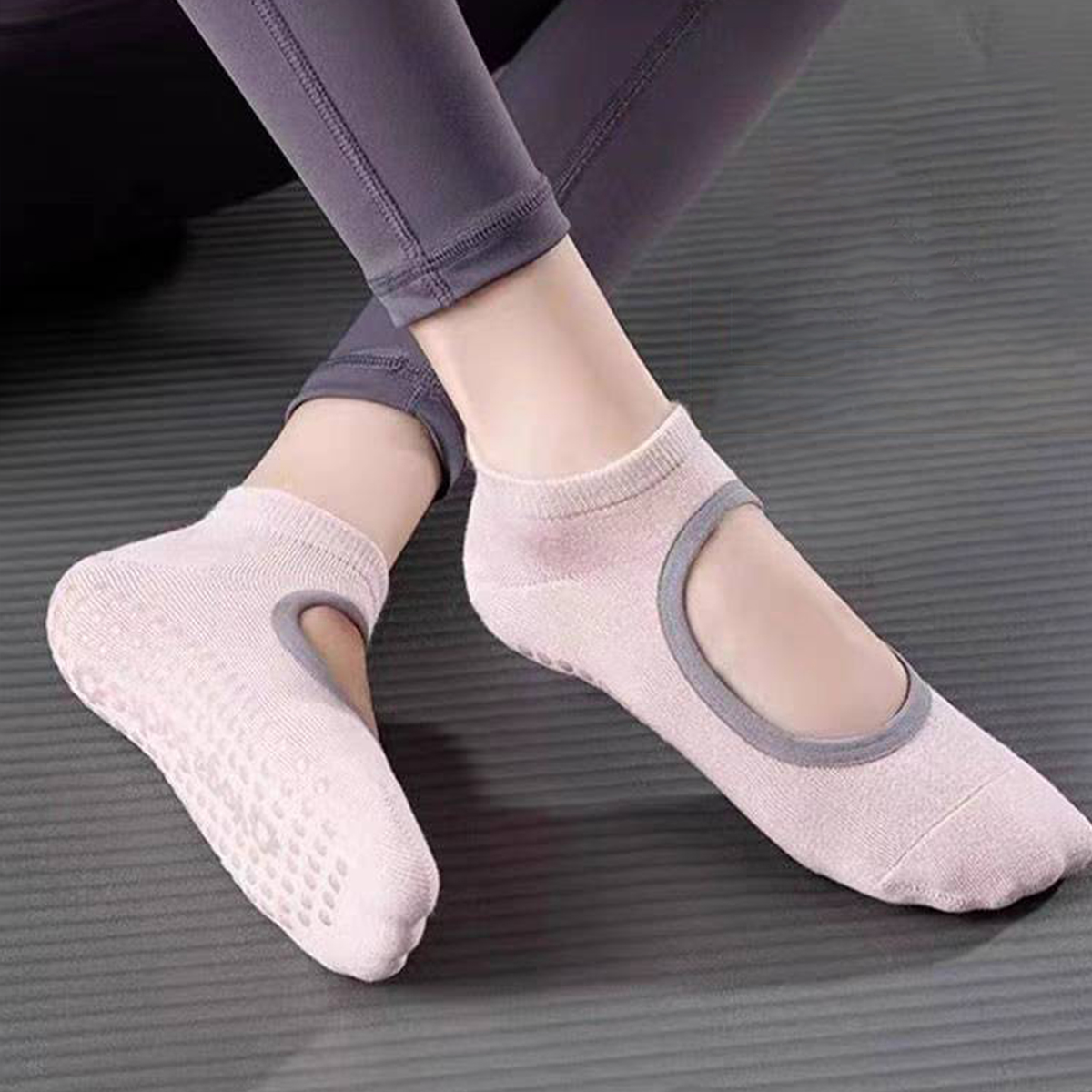 Non-Slip Yoga Socks for Women  - Pilates With Yoga ulasan dan harga